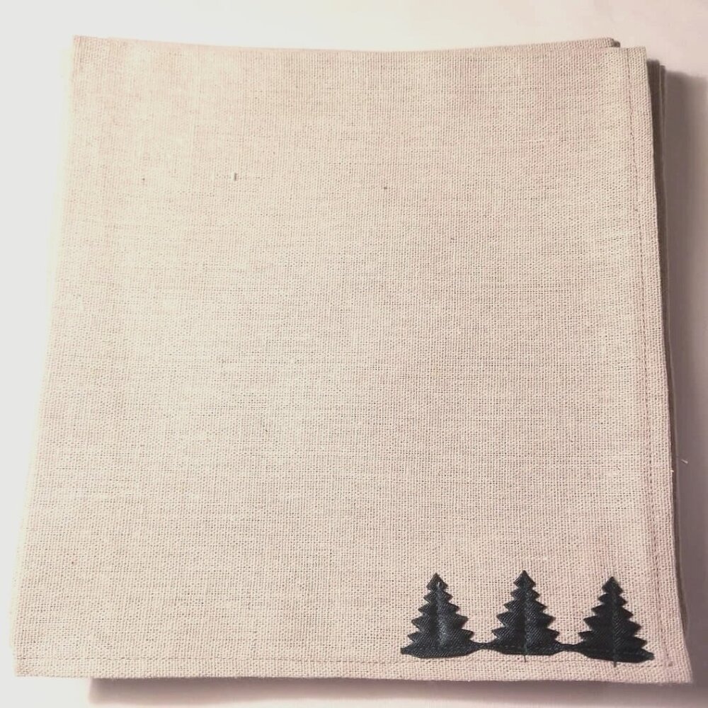Linen Napkins set of 4 w/ Christmas Tree applique (approx. 17"  x 17")
